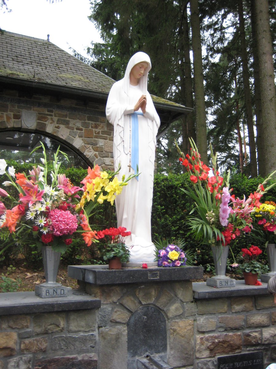 Pèlerinage Servants d'autel à Banneux